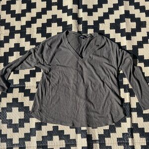 EUC Lulus Gray Ribbed V-Neck Top in Women's Sz S